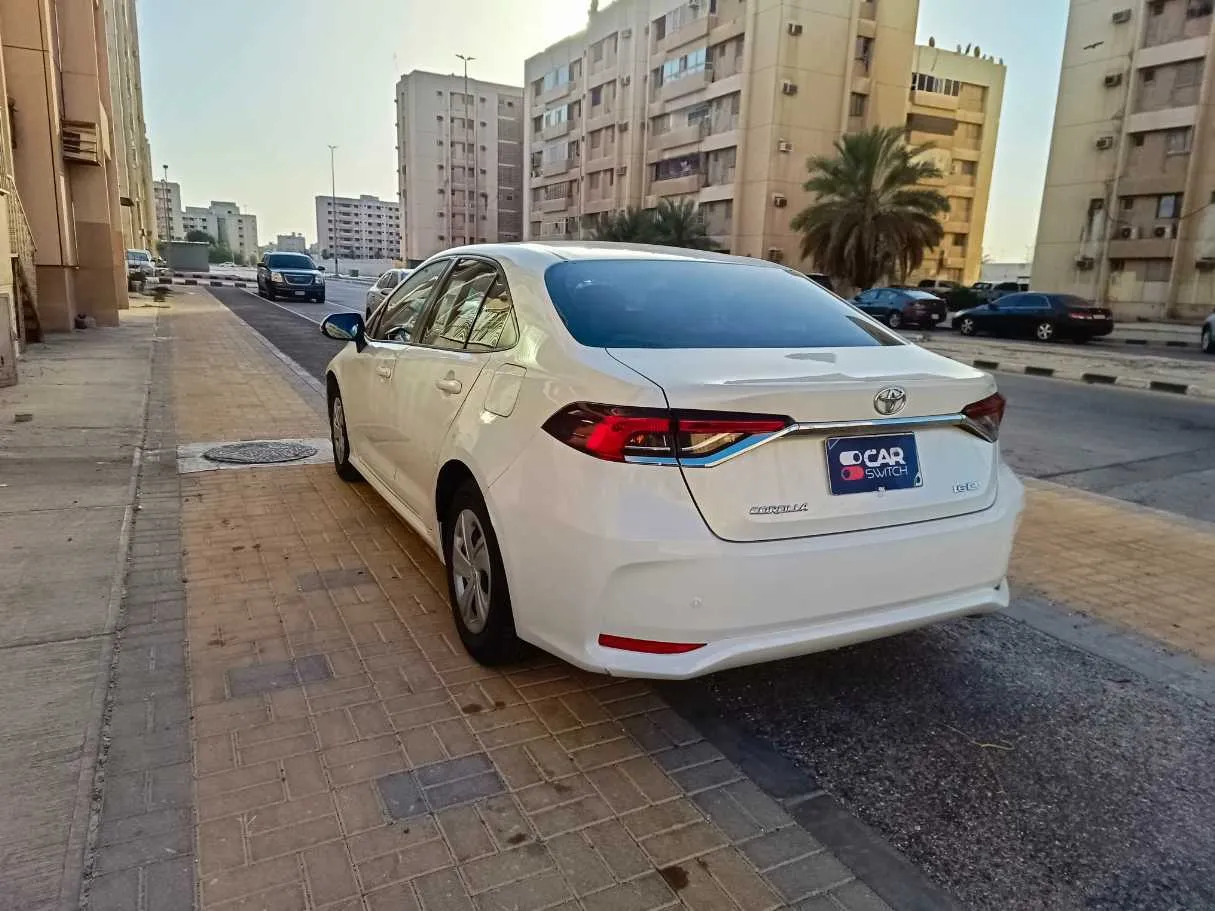 Car image 7