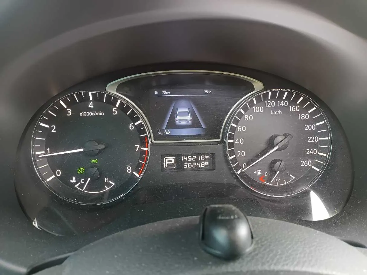 Car image 17