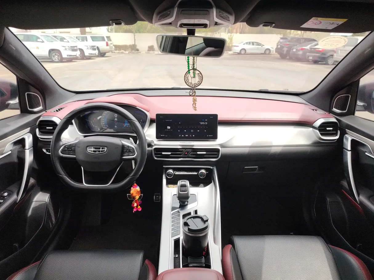 Car image 19