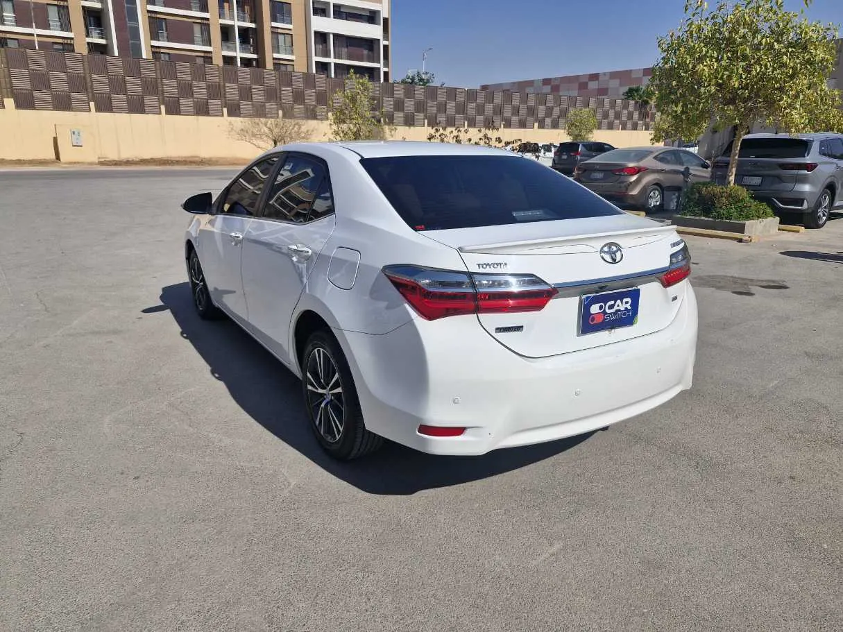 Car image 7
