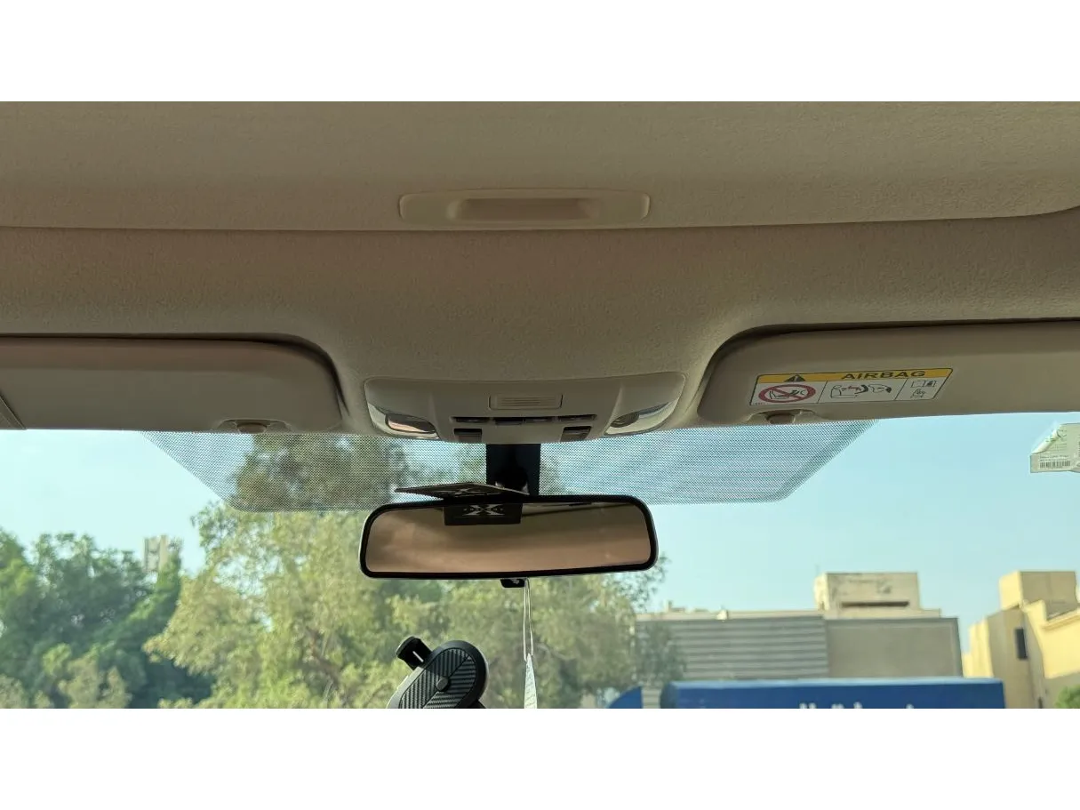Car image 24