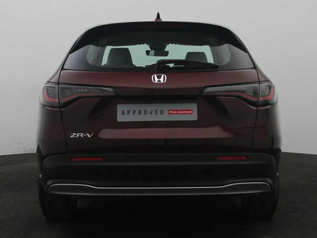 Car image 12