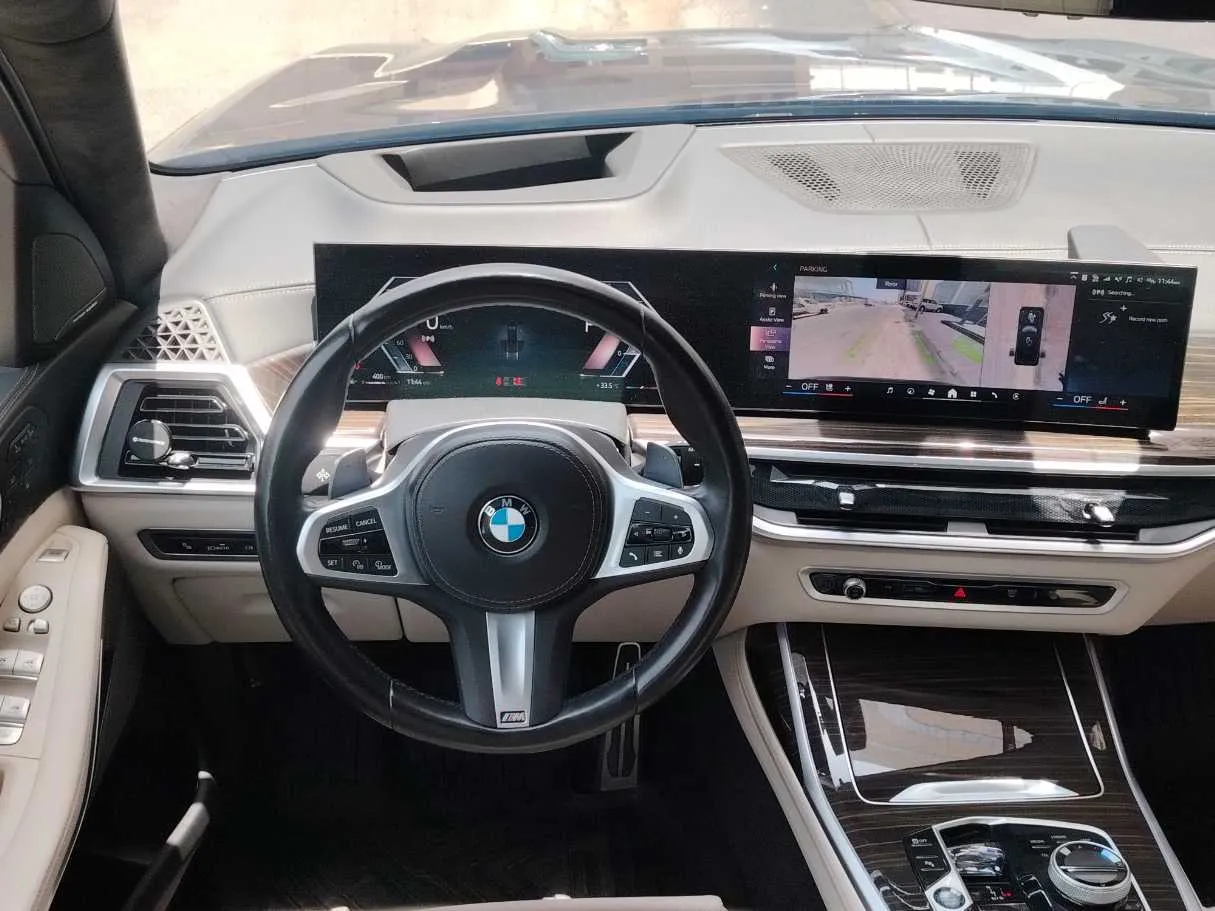 Car image 23
