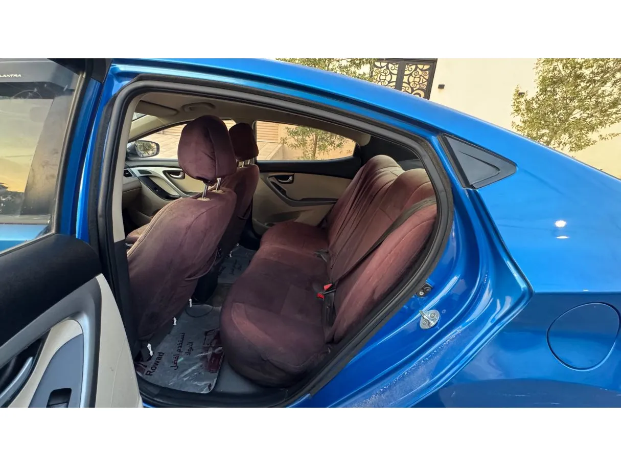 Car image 13