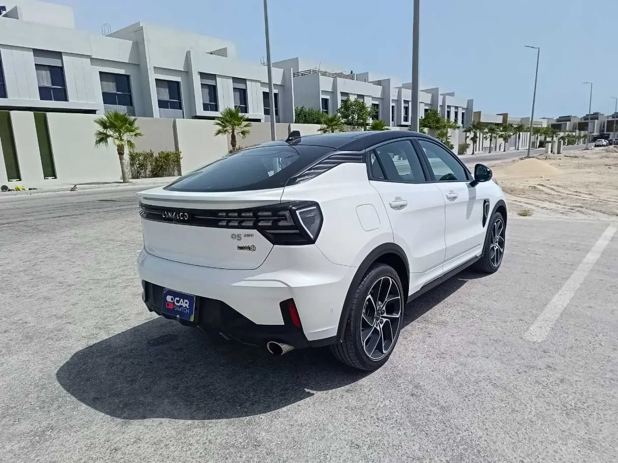 Car image 5