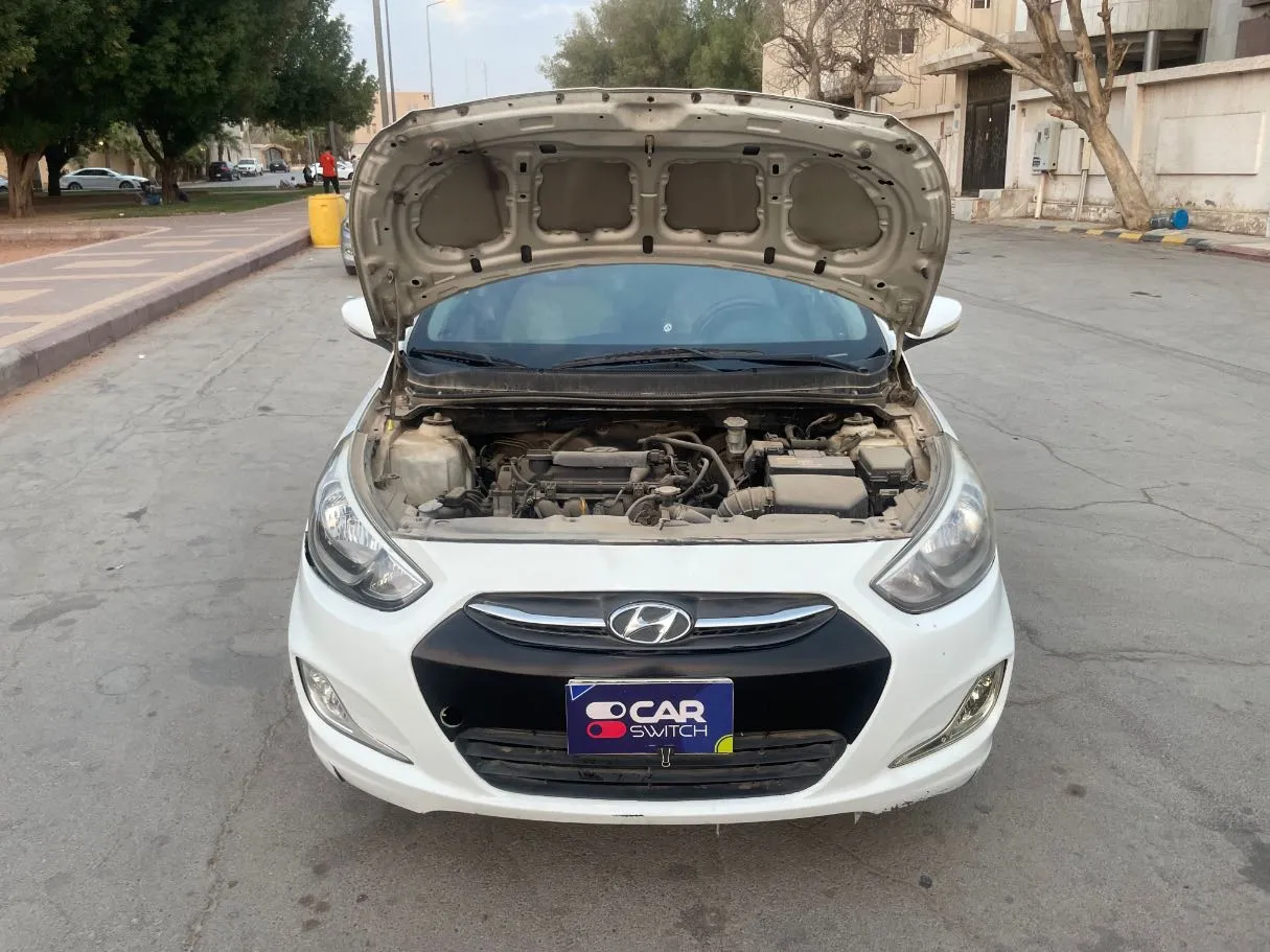 Car image 19