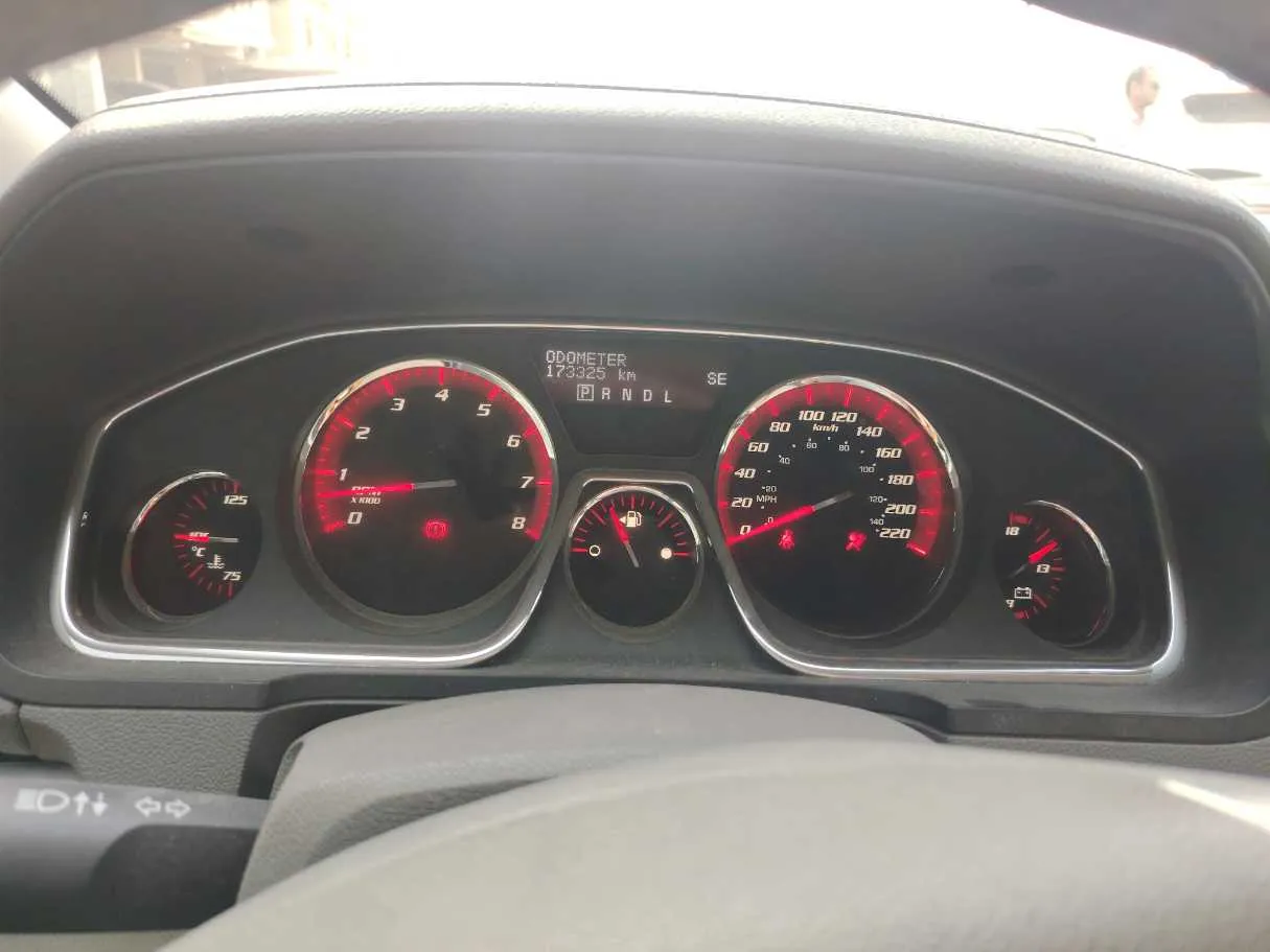 Car image 16
