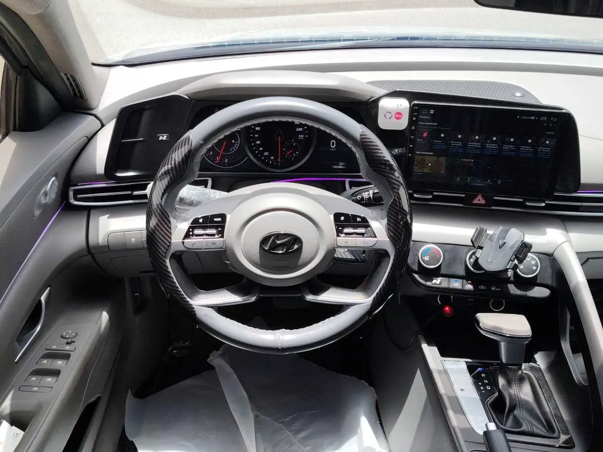 Car image 21