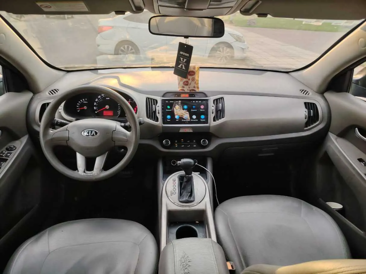 Car image 20