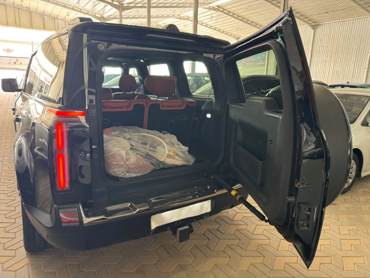 Car image 17