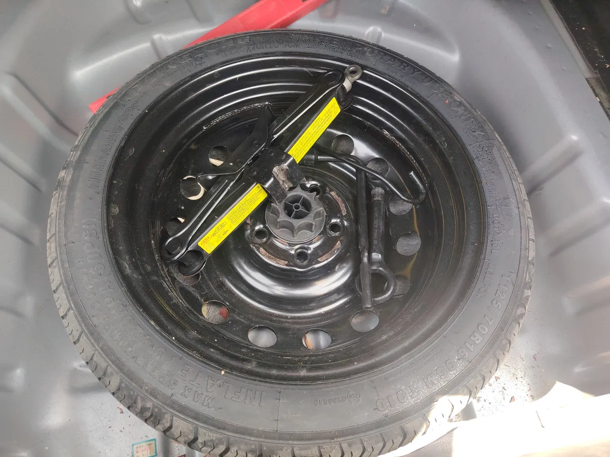 Car image 27