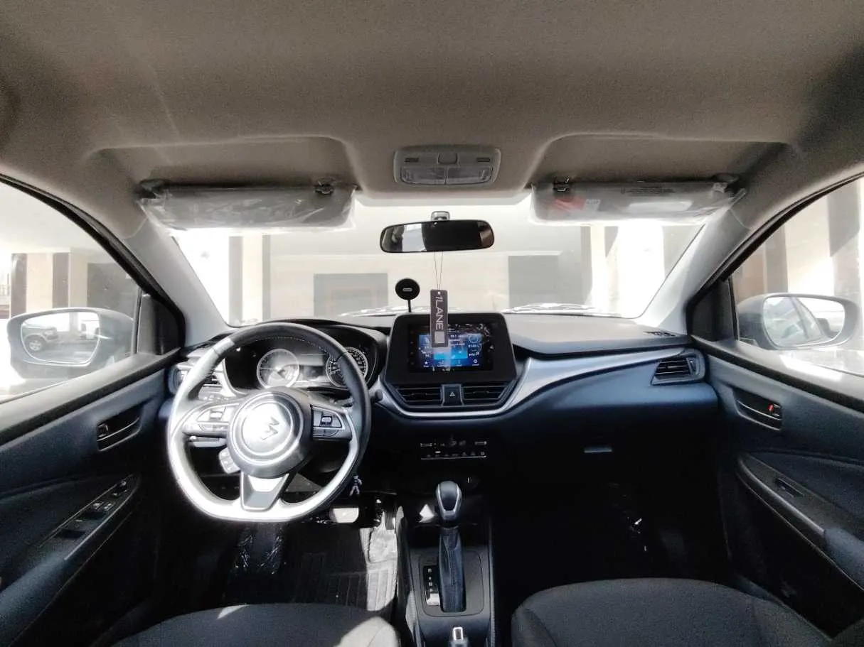 Car image 17