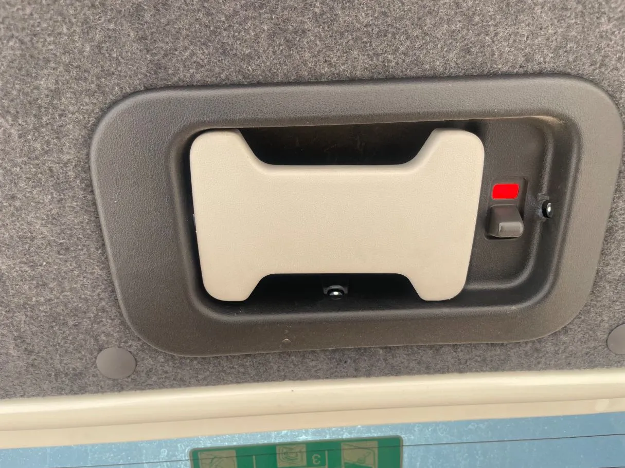 Car image 21