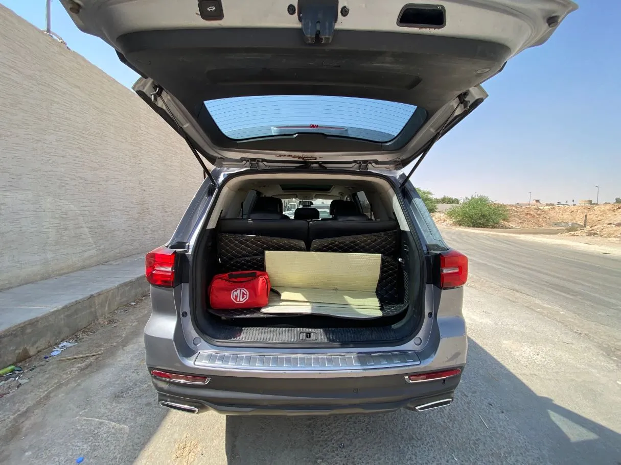 Car image 19