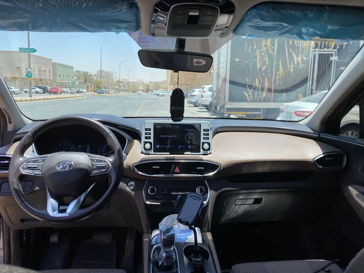 Car image 15