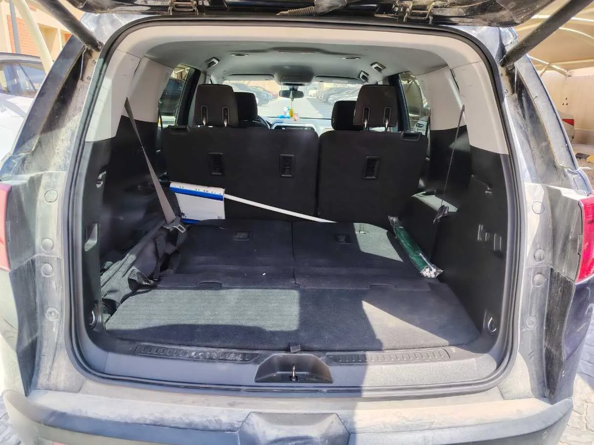 Car image 25