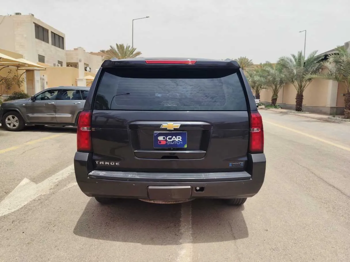 Car image 6