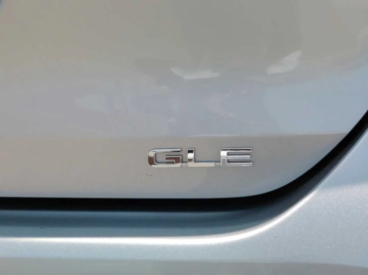 Car image 35