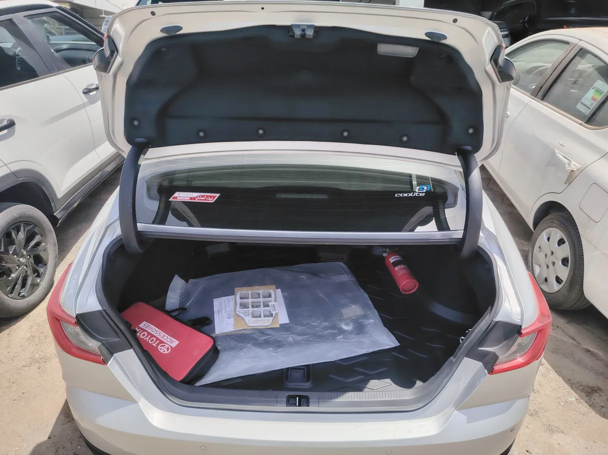 Car image 38