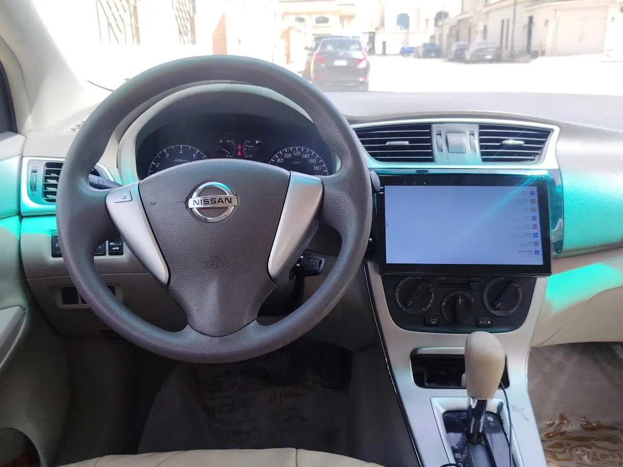 Car image 19