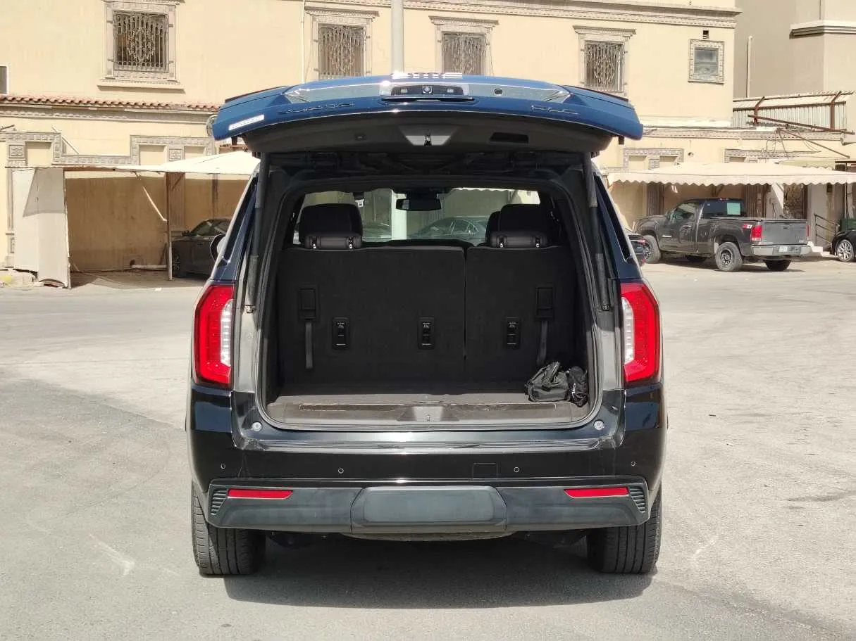 Car image 23
