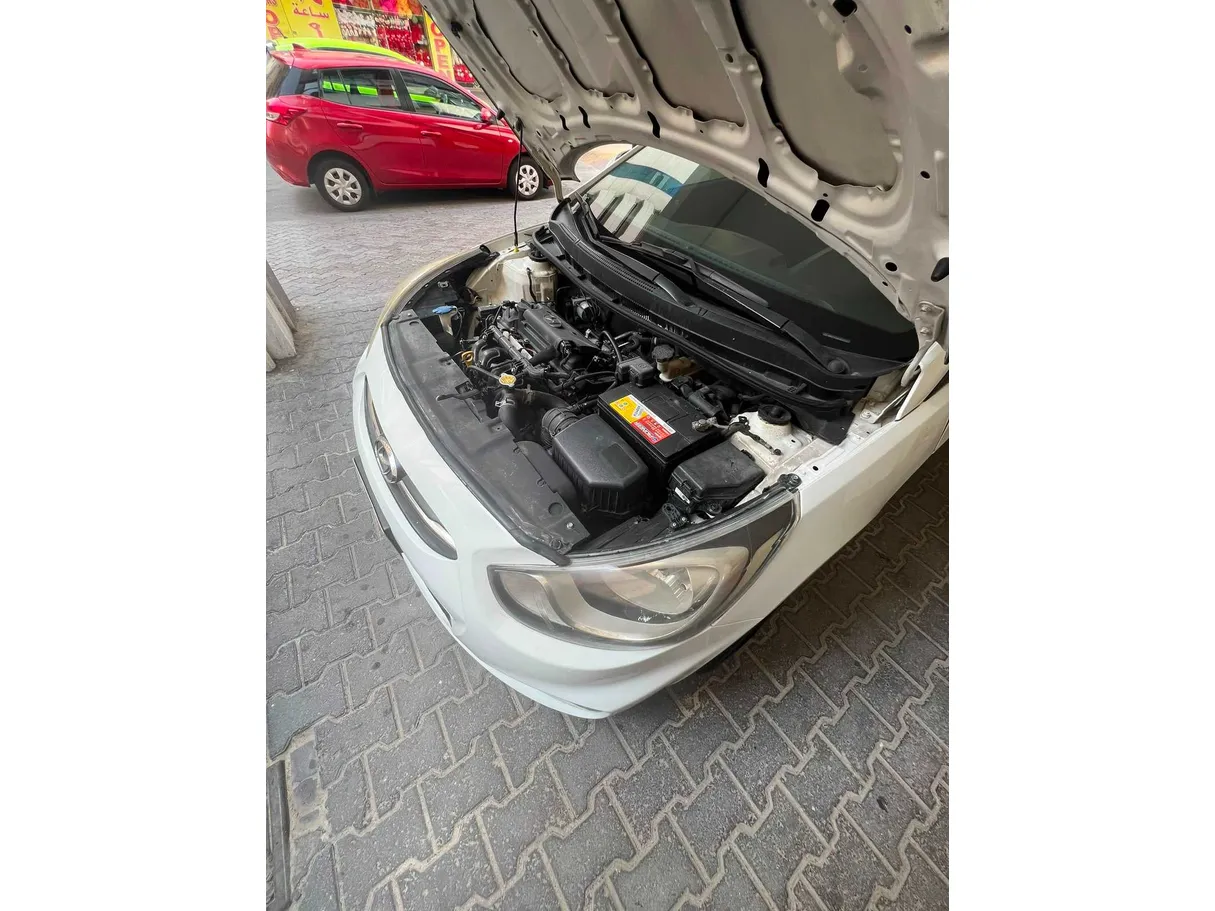 Car image 13