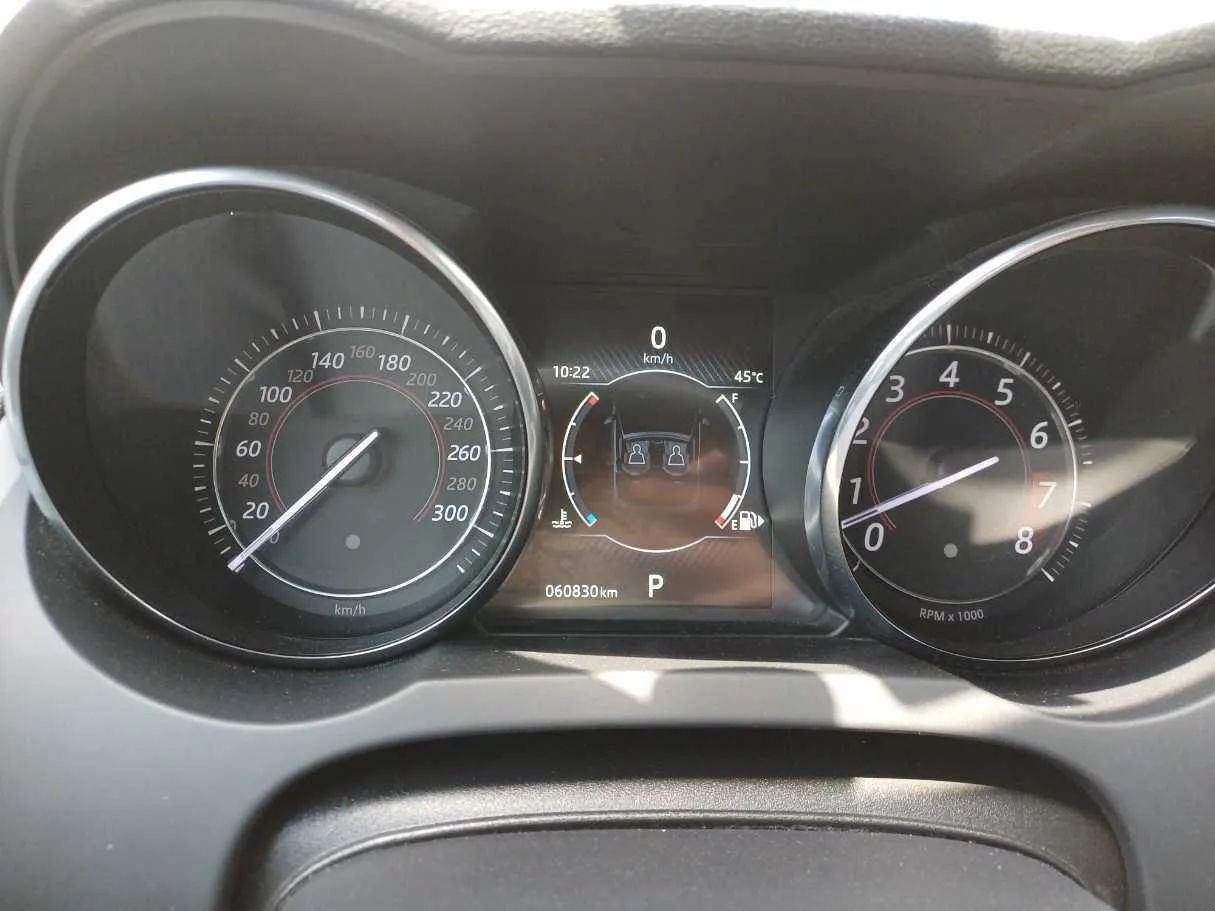 Car image 20