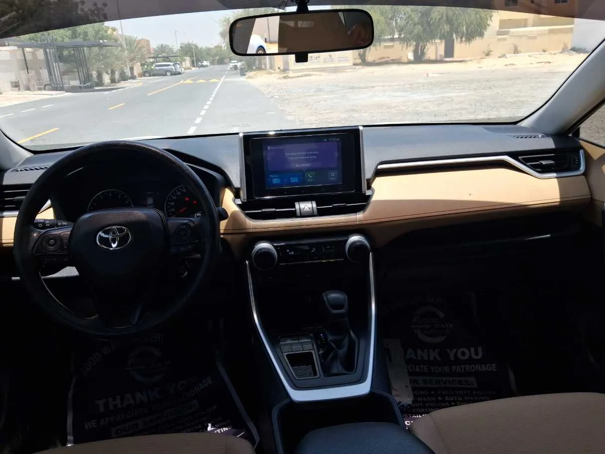 Car image 17