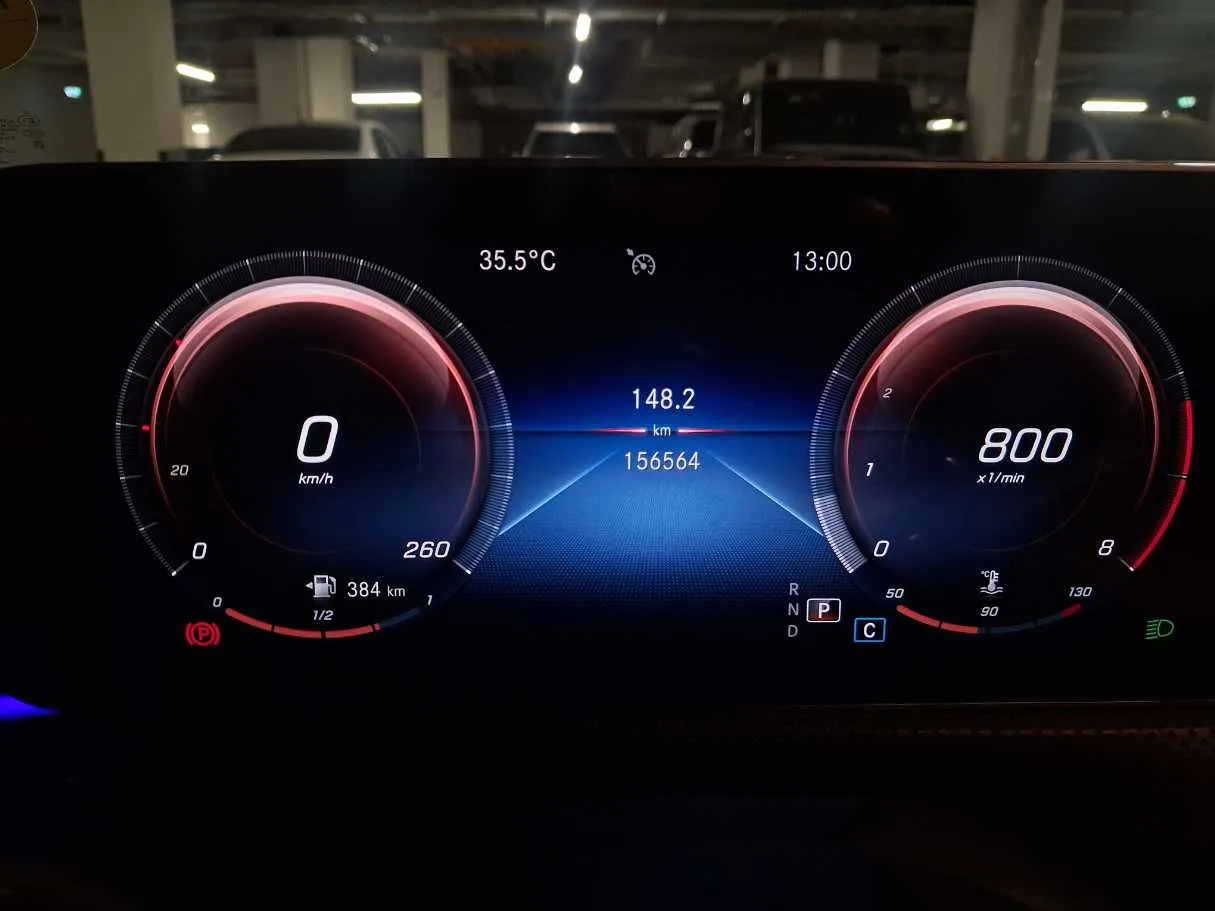 Car image 19