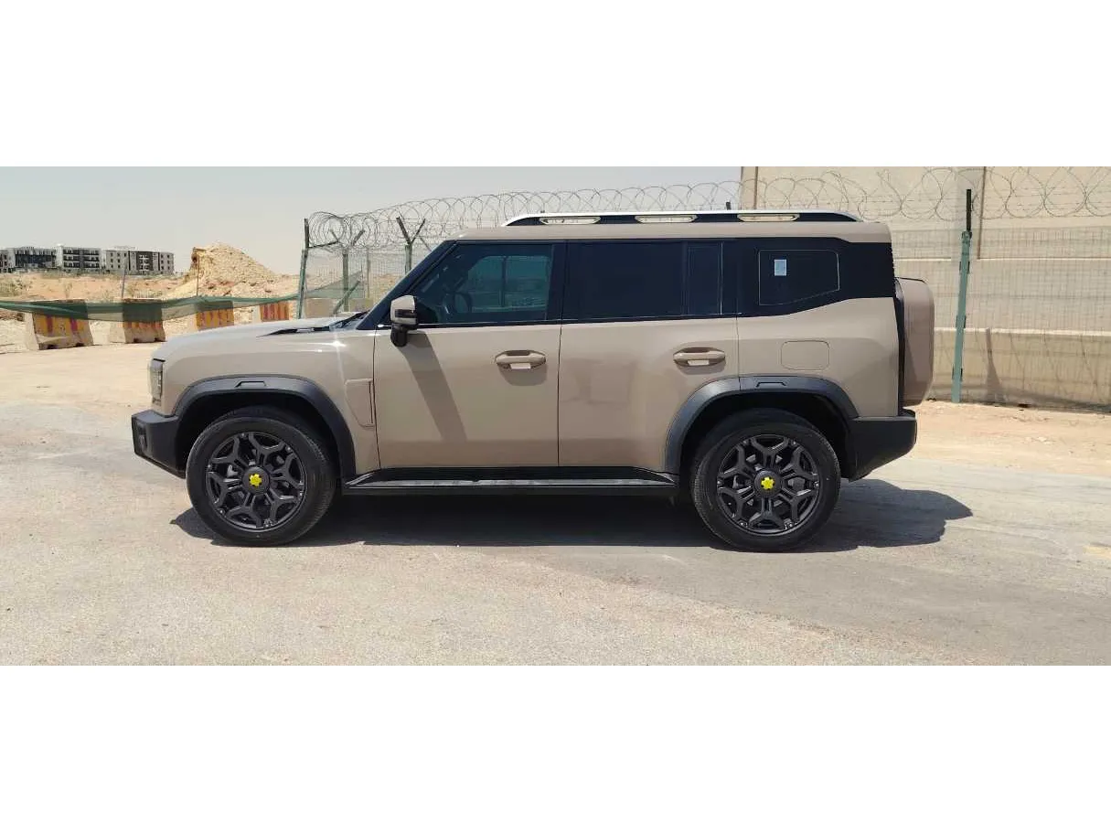 Car image 8