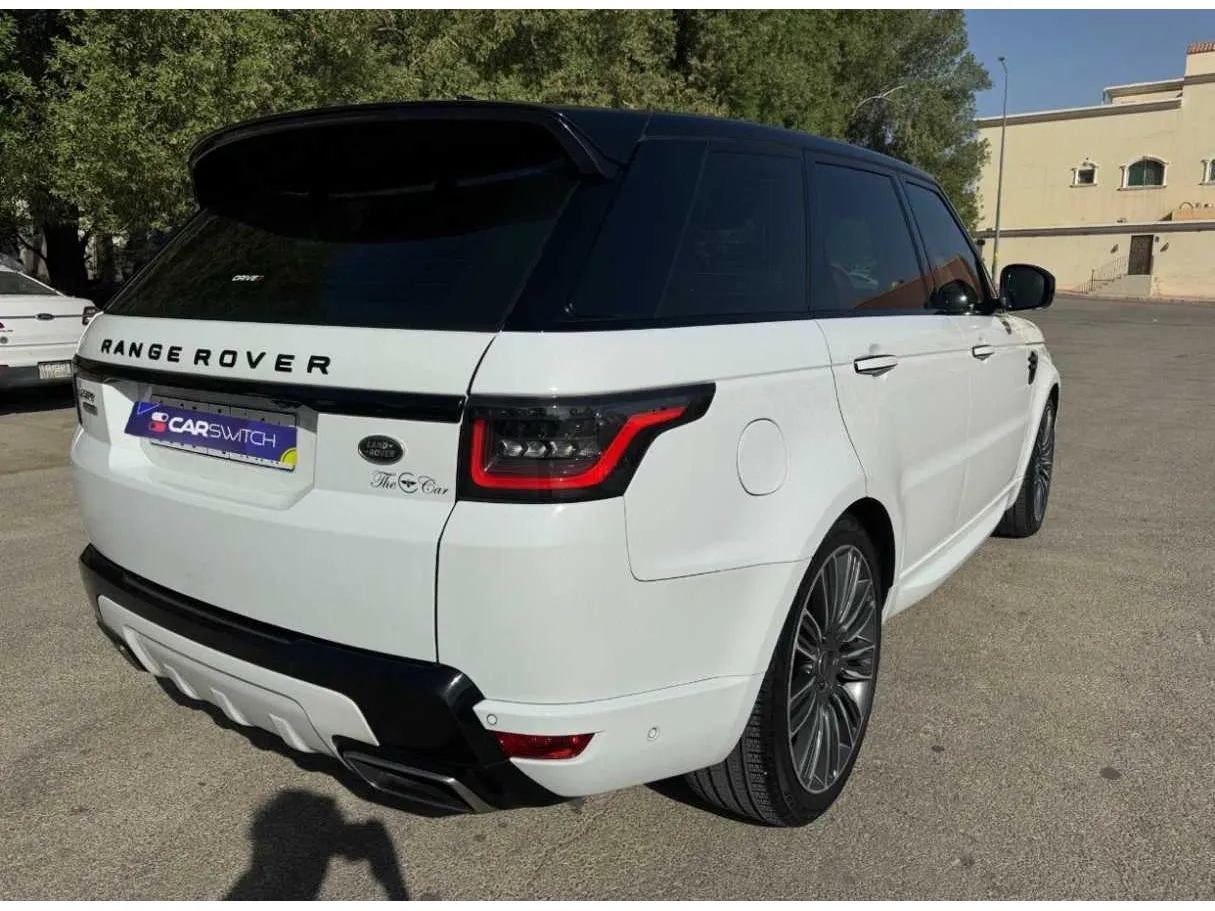 Car image 5
