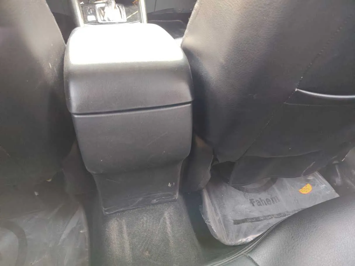 Car image 20