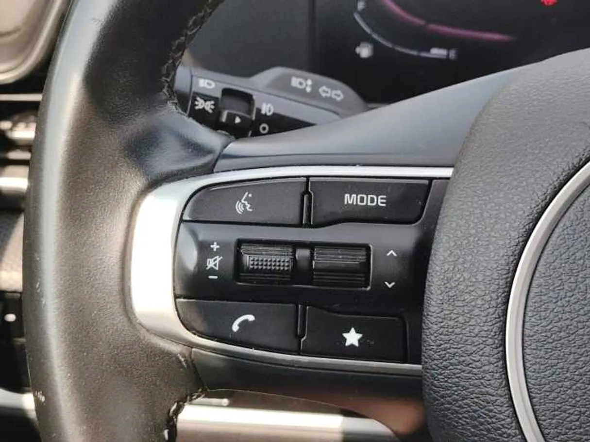 Car image 28