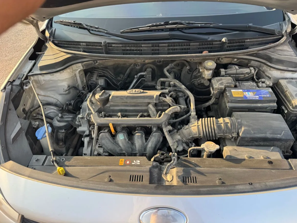 Car image 19