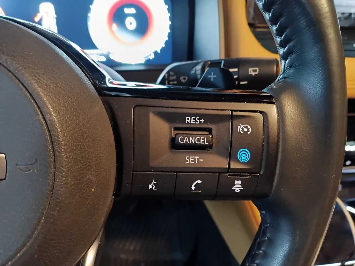 Car image 24