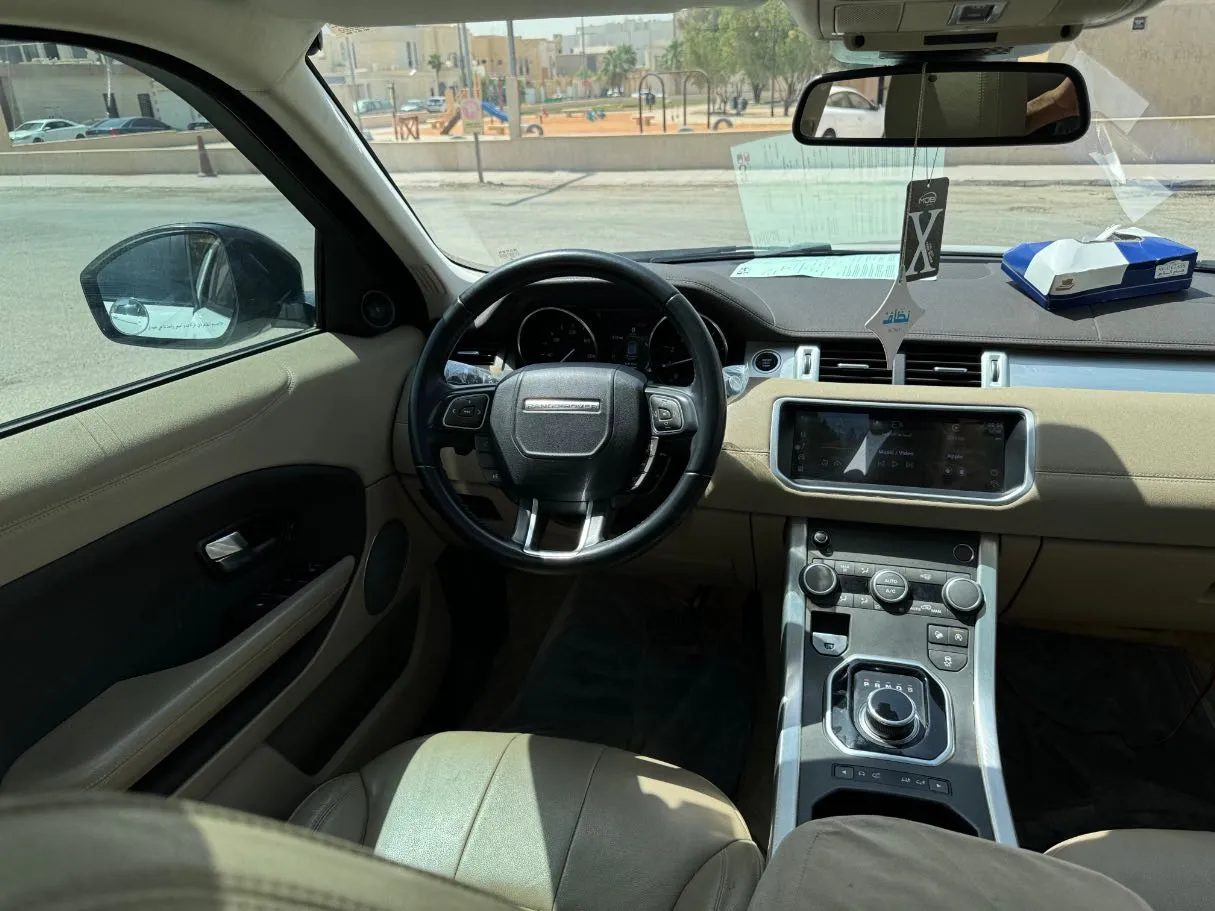 Car image 19