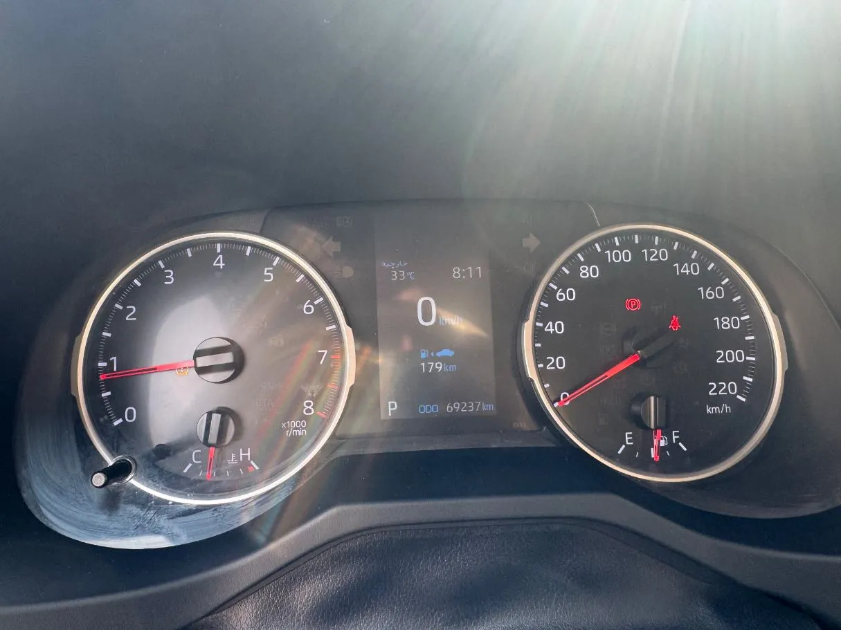 Car image 18