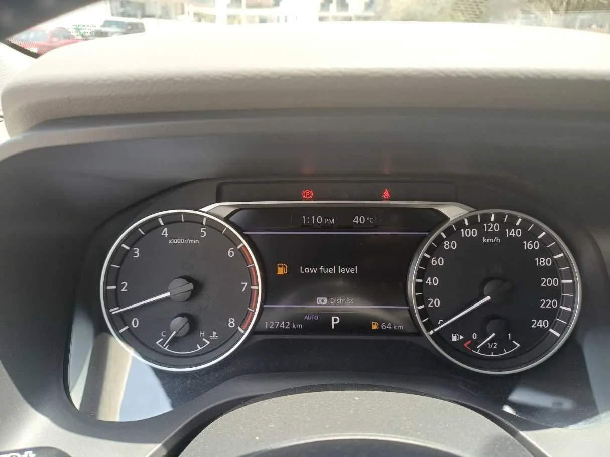 Car image 18