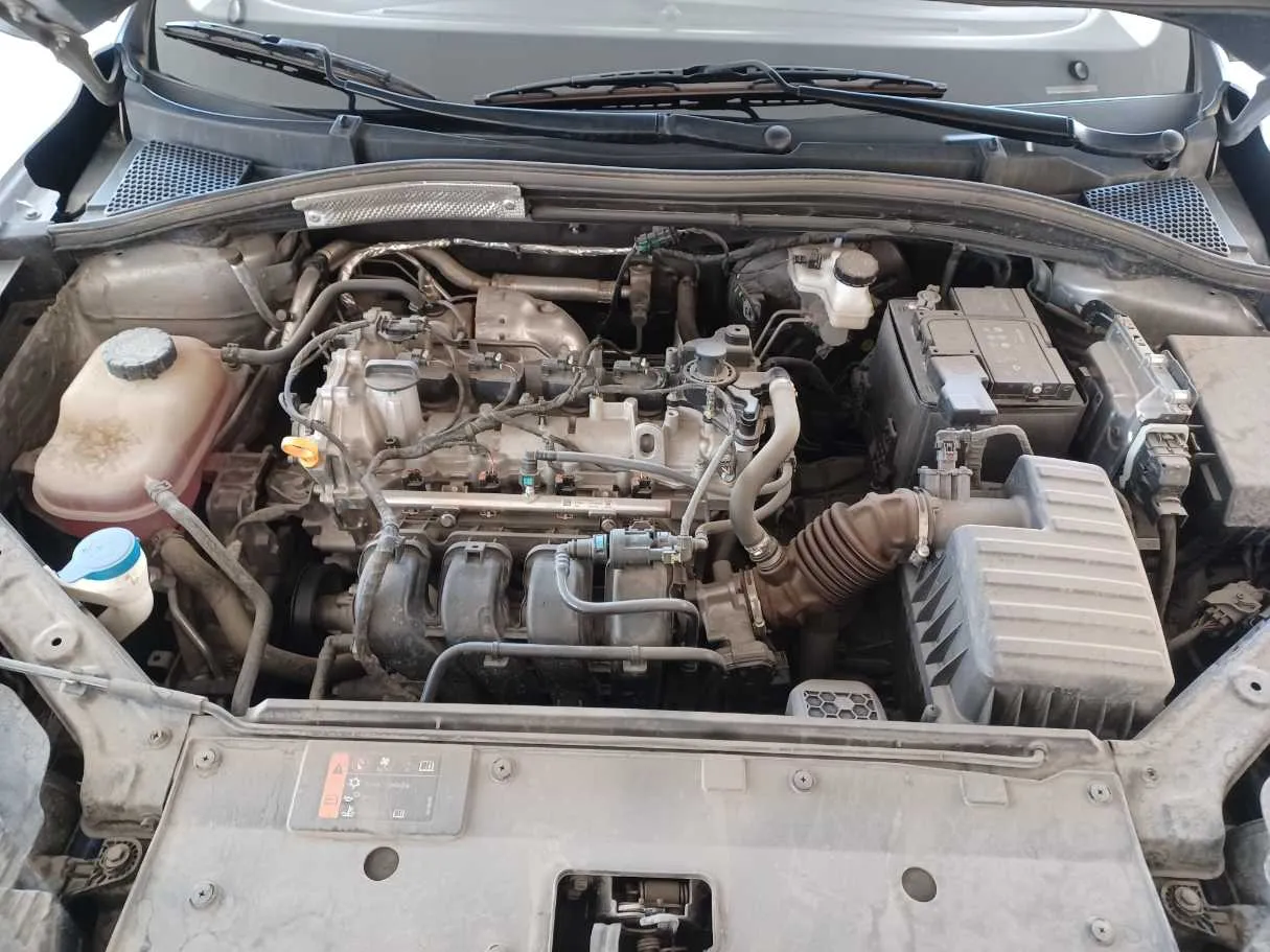 Car image 26