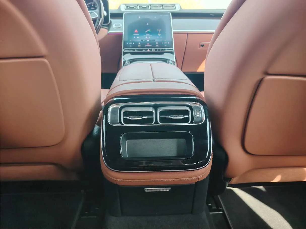 Car image 34