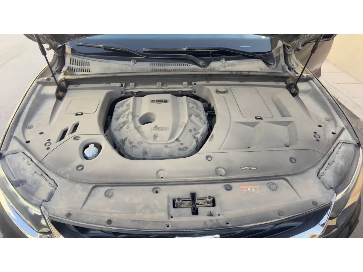 Car image 24
