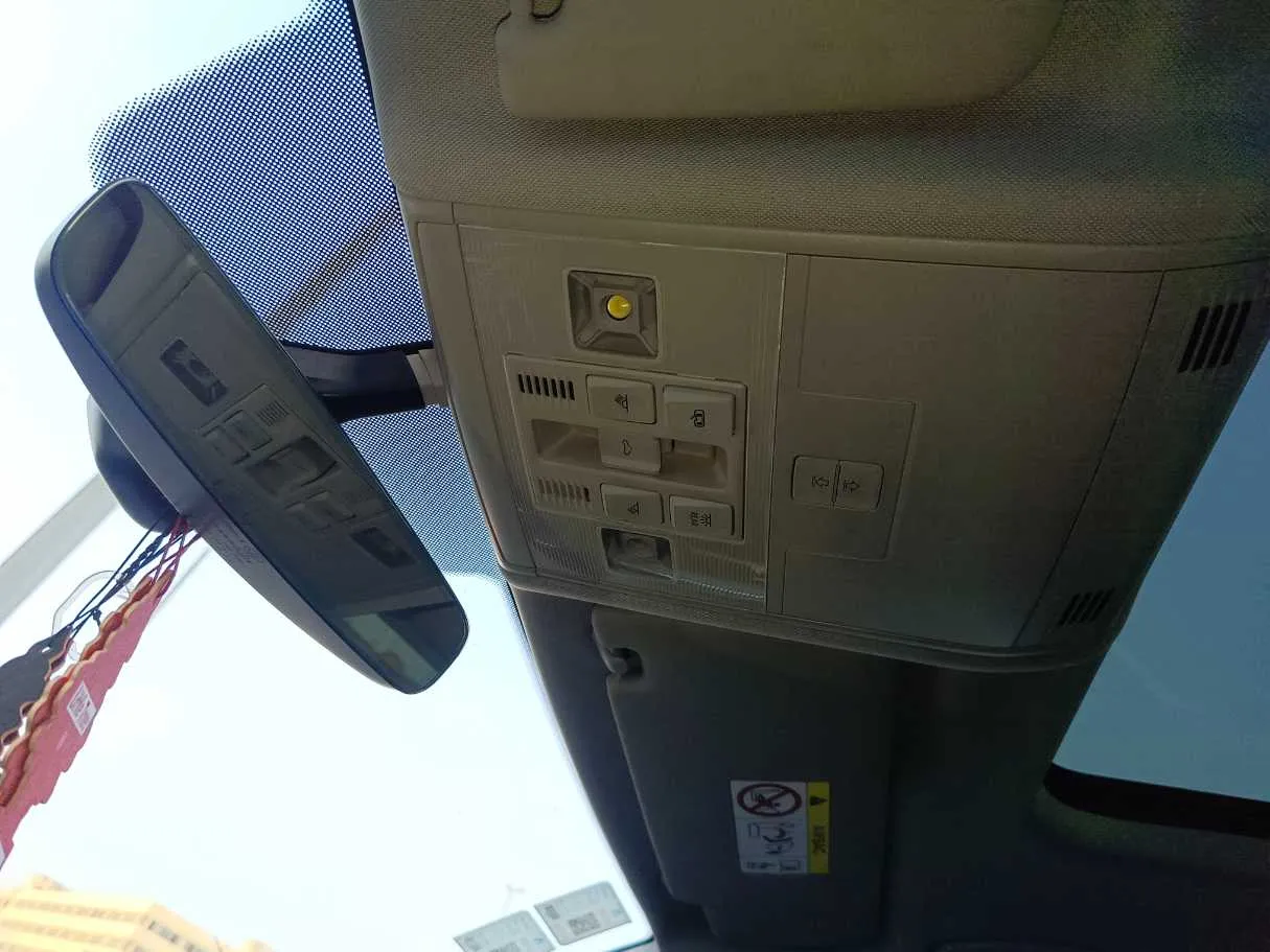 Car image 29