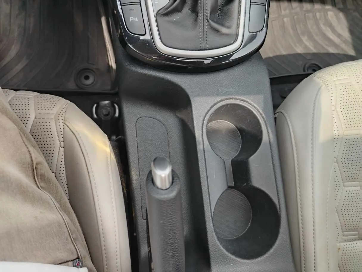 Car image 25