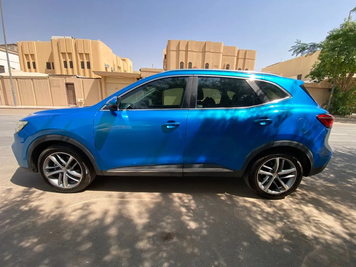 Car image 8
