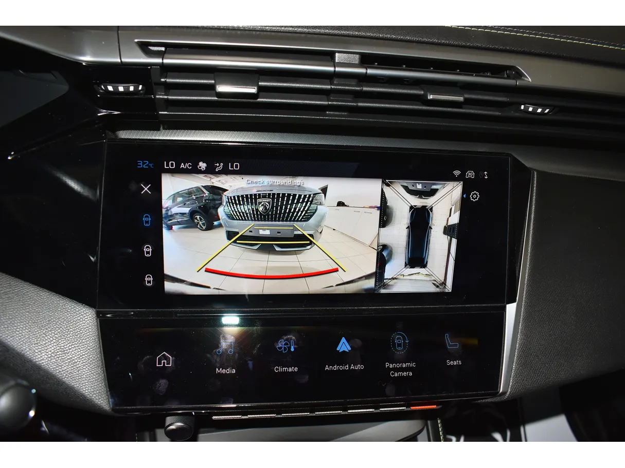Car image 7