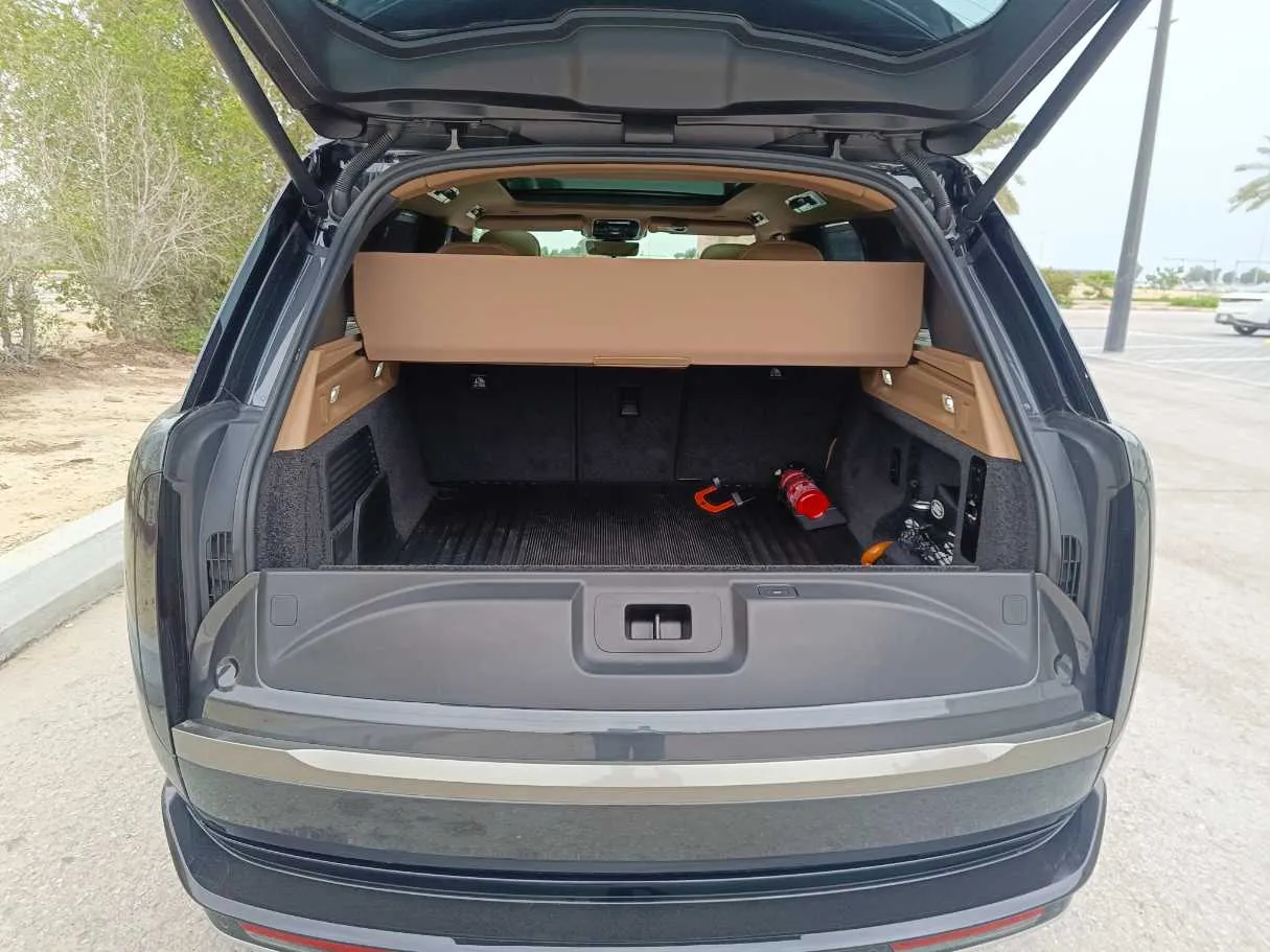 Car image 32