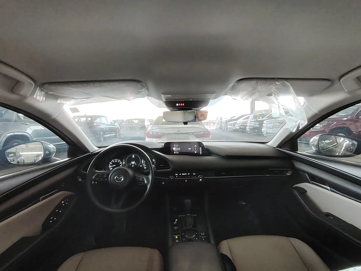 Car image 17