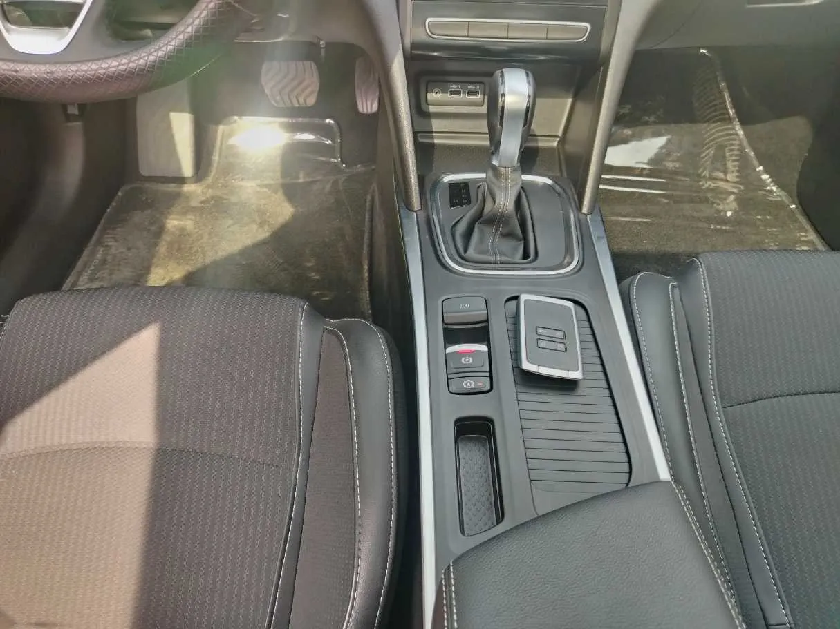 Car image 23