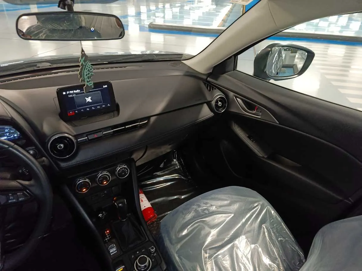 Car image 21