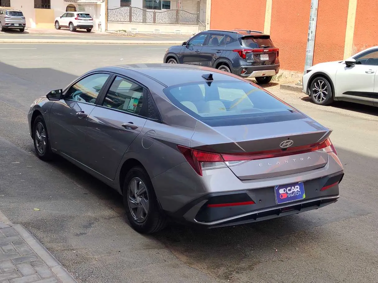Car image 7